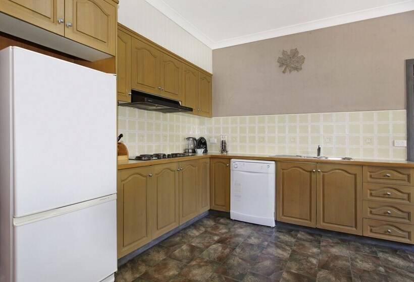 Le Chateau   Centrally Located