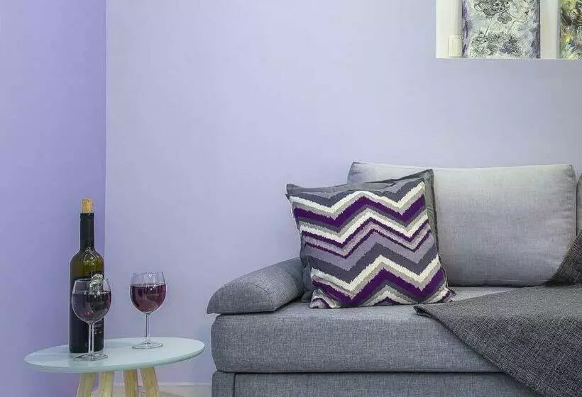 Modern Fully Equipped House, 5 Min Walk From Metro