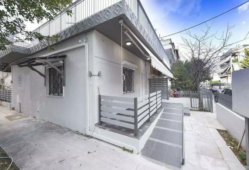 Modern Fully Equipped House, 5 Min Walk From Metro