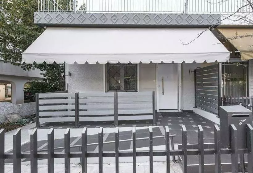 Modern Fully Equipped House, 5 Min Walk From Metro