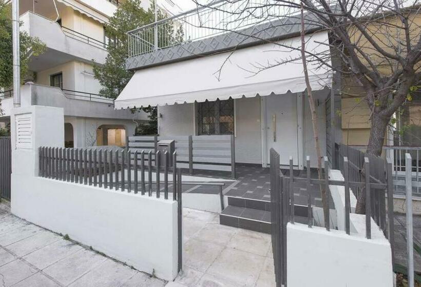 Modern Fully Equipped House, 5 Min Walk From Metro