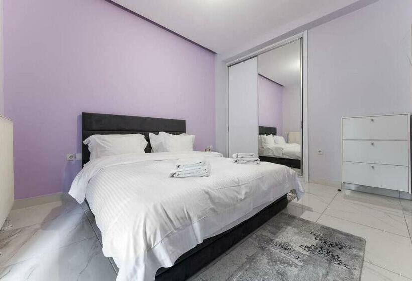 Modern Fully Equipped House, 5 Min Walk From Metro