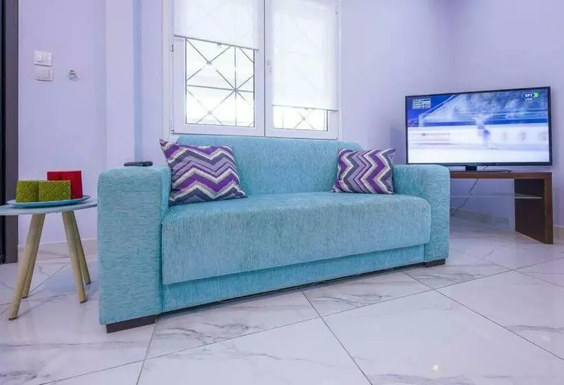 Modern Fully Equipped House, 5 Min Walk From Metro