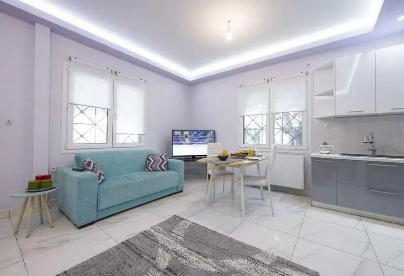 Modern Fully Equipped House, 5 Min Walk From Metro