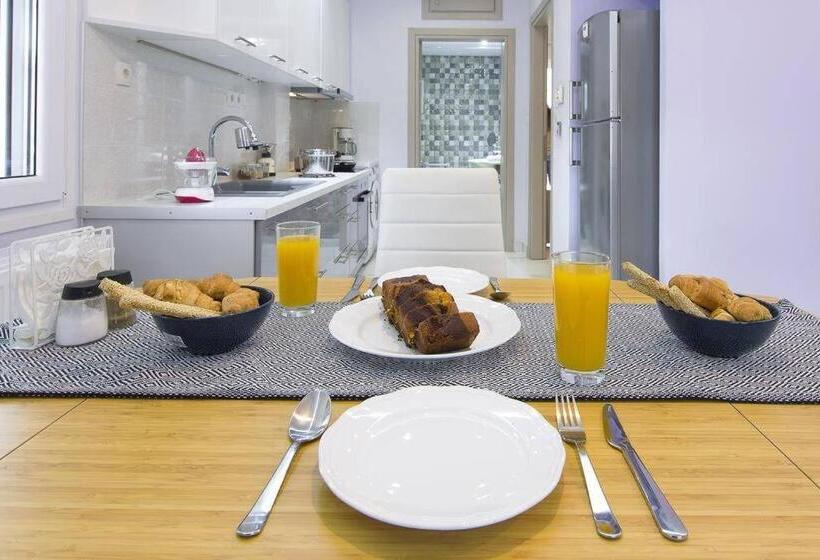 Modern Fully Equipped House, 5 Min Walk From Metro