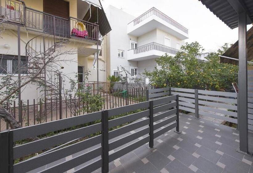 Modern Fully Equipped House, 5 Min Walk From Metro