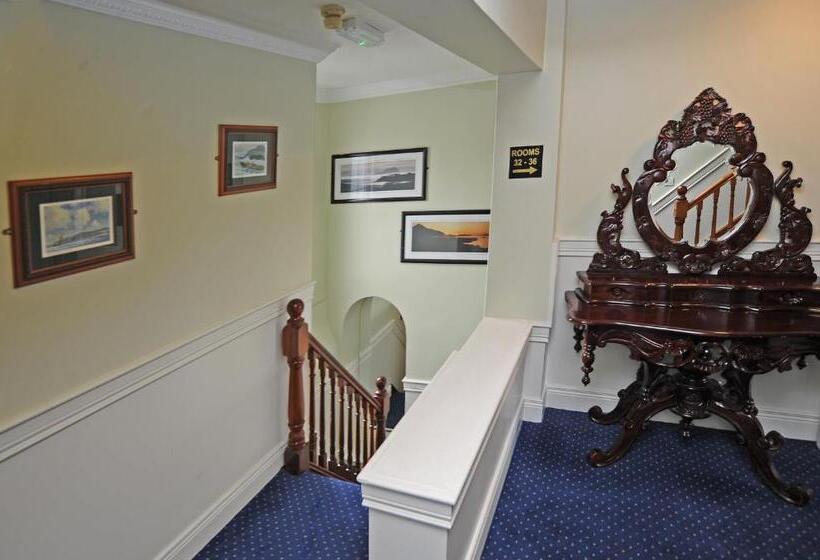 פנסיון Clooneen House