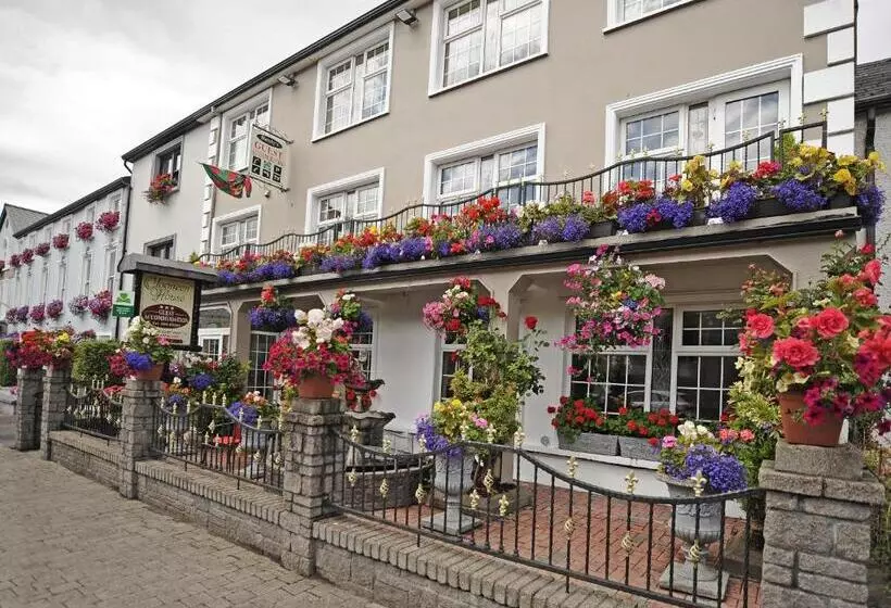 Majatalo Clooneen House