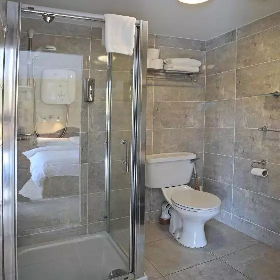 Majatalo Clooneen House