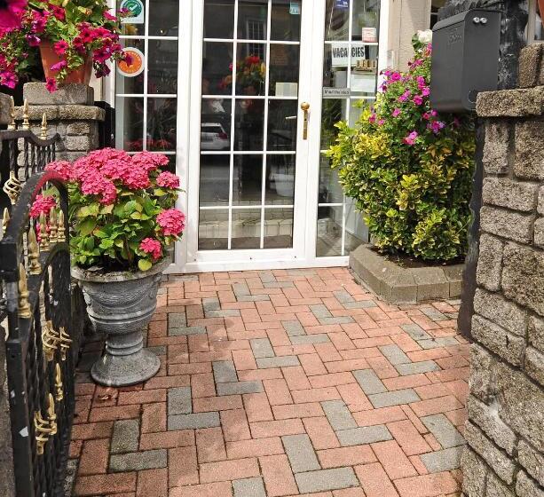 פנסיון Clooneen House