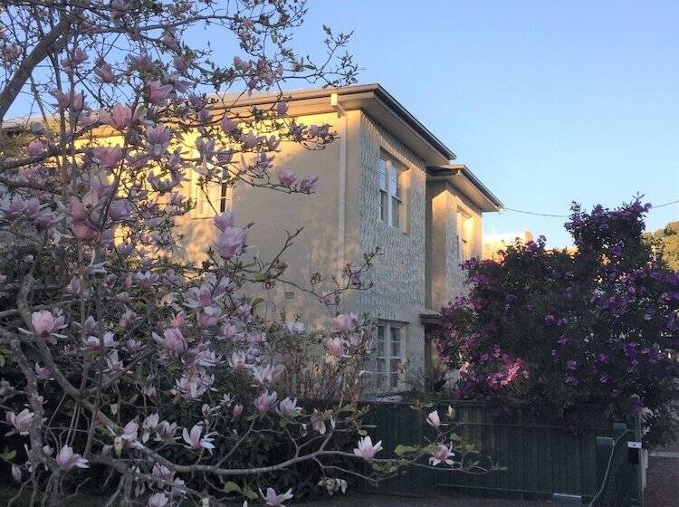 Victoria Street Apartments