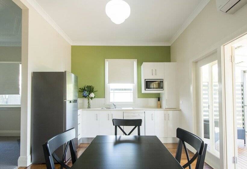 Victoria Street Apartments