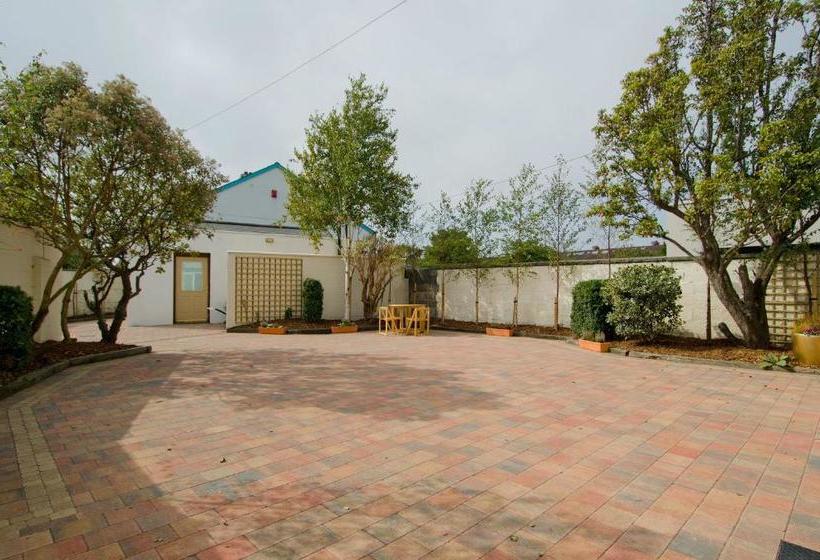 پانسیون Beach House B&b