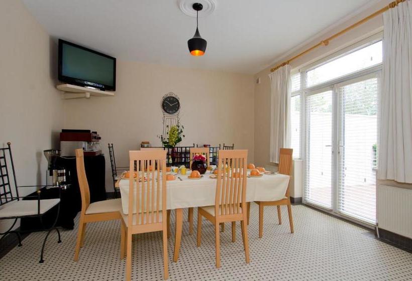 پانسیون Beach House B&b