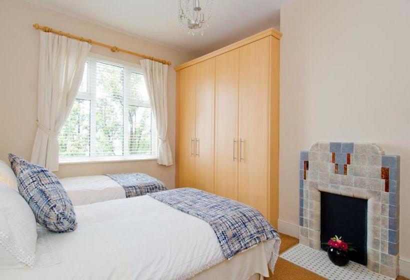 پانسیون Beach House B&b