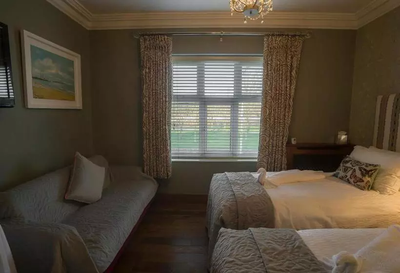 پانسیون Beach House B&b