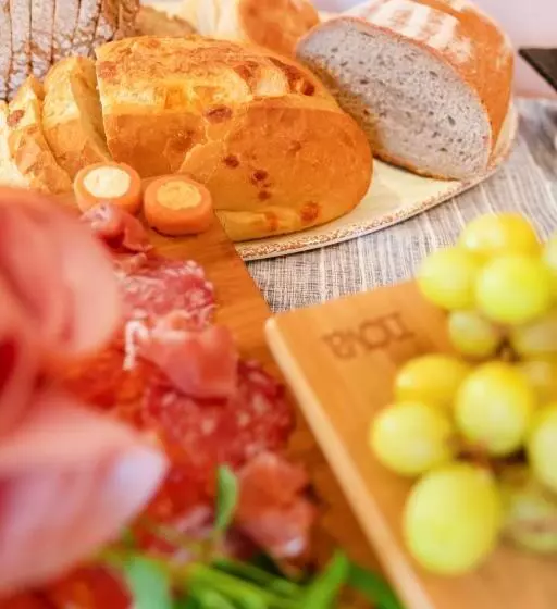 Majatalo Caravogue House