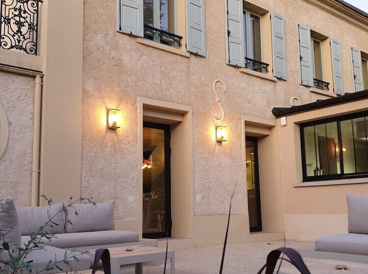 بنسيون Domaine Les Bruyères