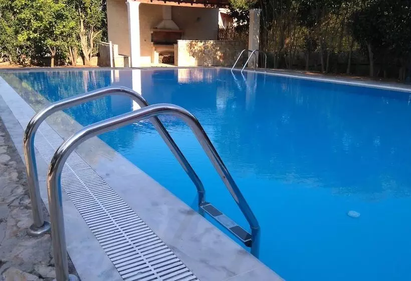 Cha Nanakas Village Inn