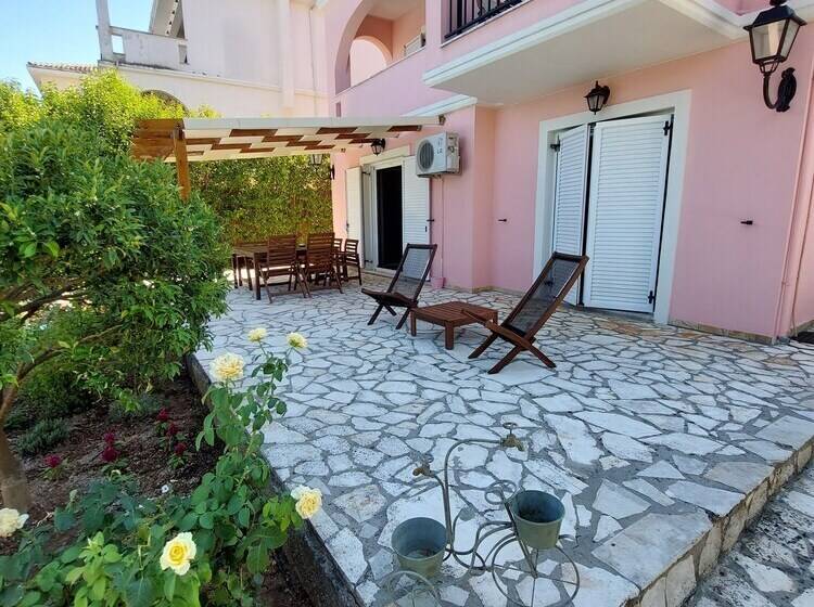 Cha Nanakas Village Inn