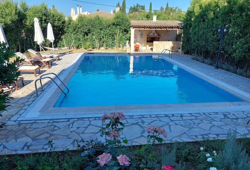 Cha Nanakas Village Inn