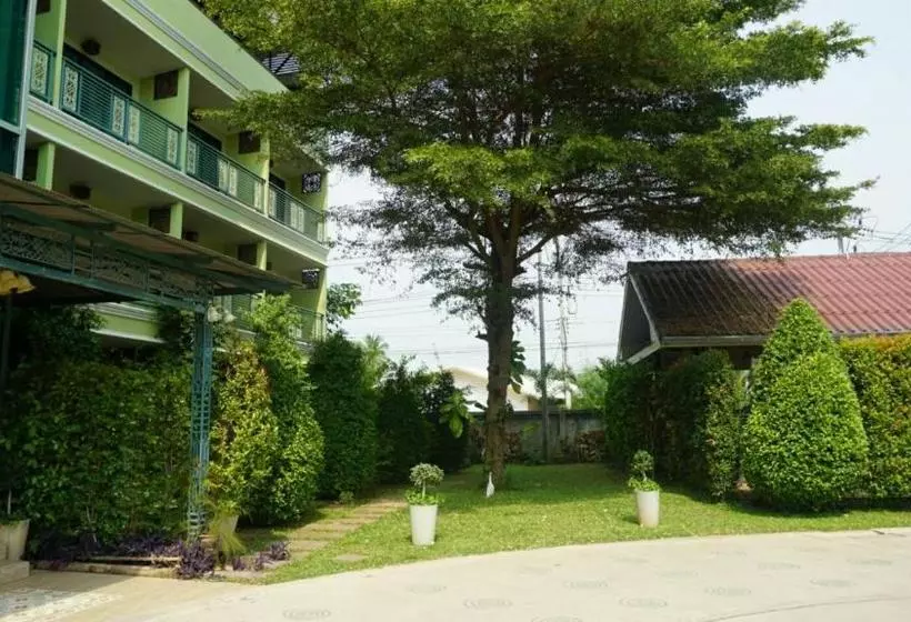 هتل Garden Corner Resort &