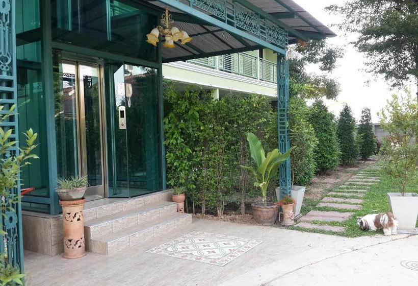 בית מלון כפרי Garden Corner Resort &