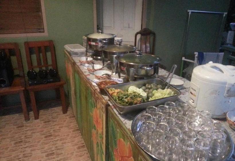 בית מלון כפרי Garden Corner Resort &