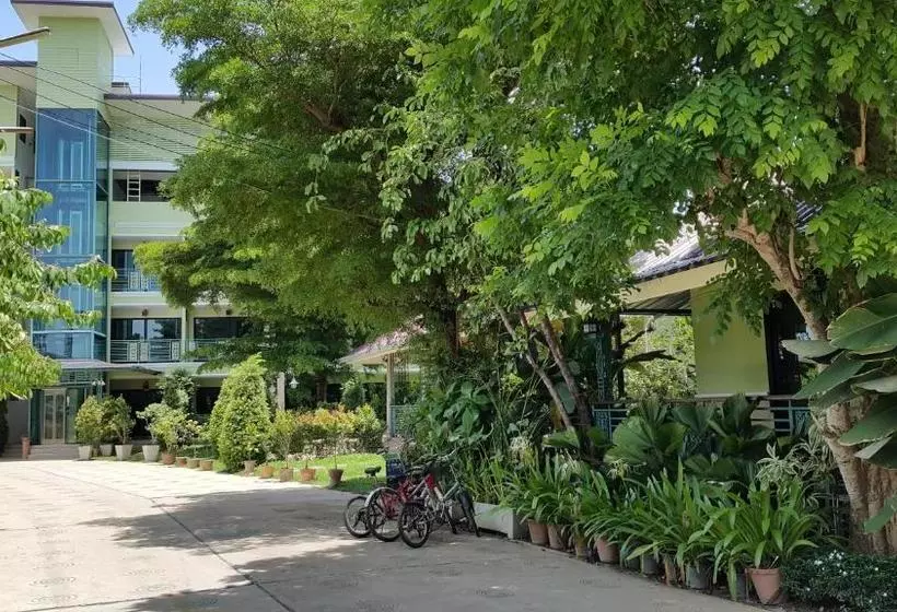 هتل Garden Corner Resort &