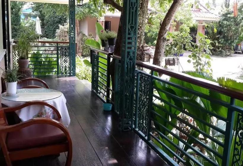هتل Garden Corner Resort &