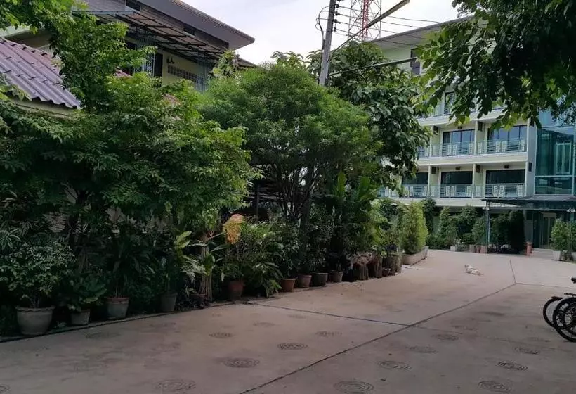 هتل Garden Corner Resort &