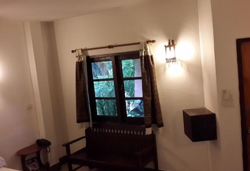 בית מלון כפרי Garden Corner Resort &