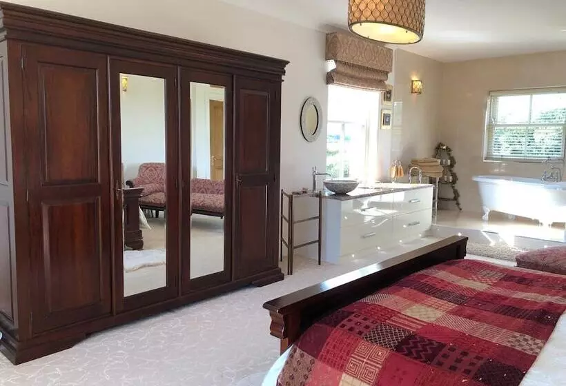 Aamiaismajoitus (B&B) Lillium House