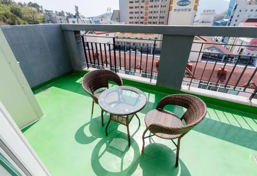 Home Fourest Residence Hotel Okpo