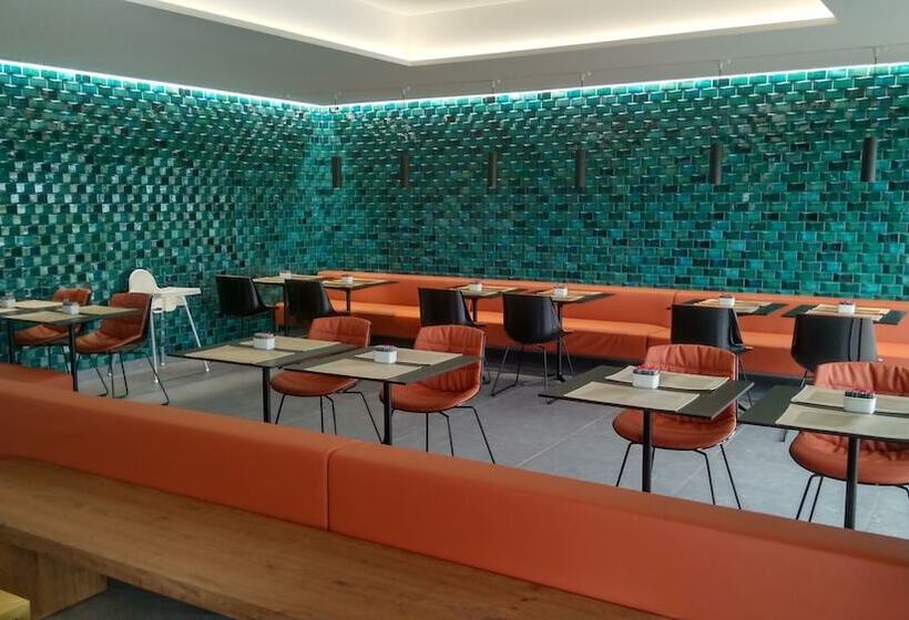 Отель 3k Porto Aeroporto