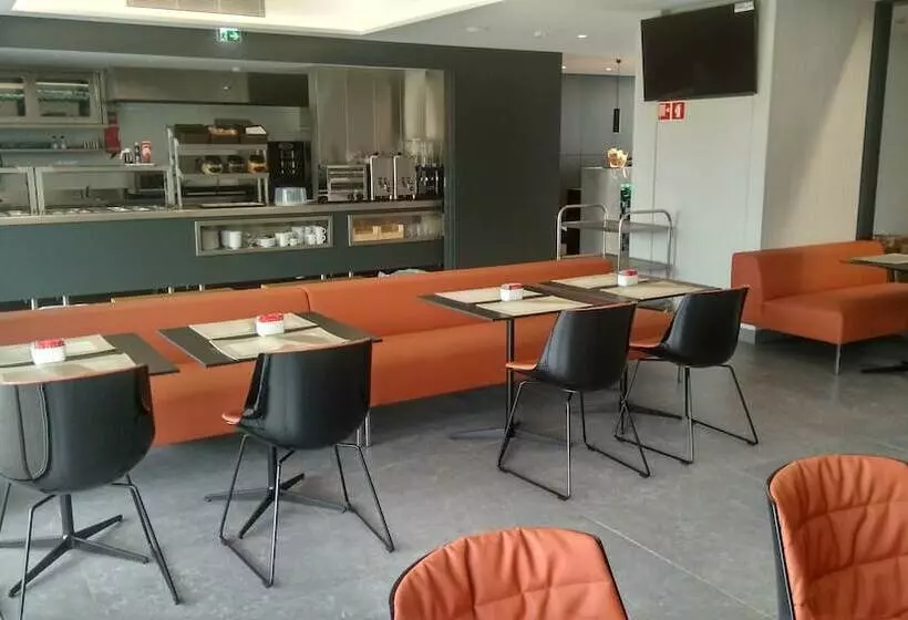 ホテル 3k Porto Aeroporto