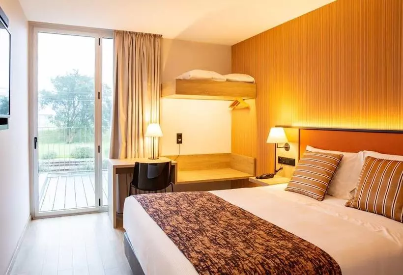 ホテル 3k Porto Aeroporto