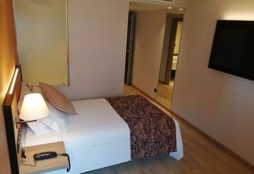 ホテル 3k Porto Aeroporto