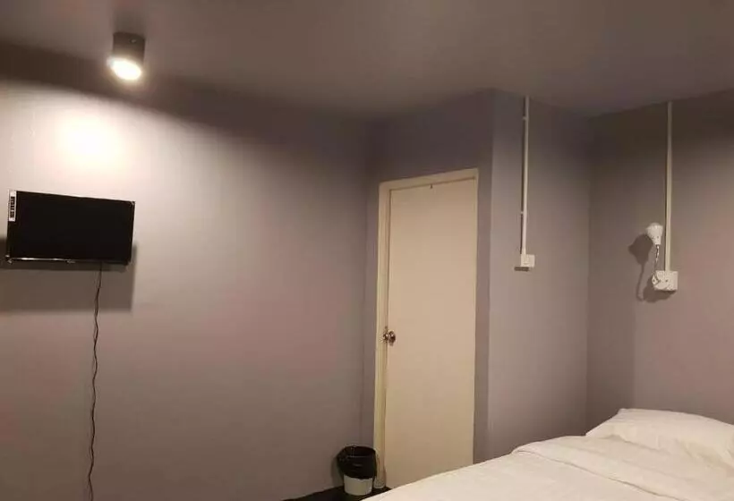 هتل Sleepcats Hostel