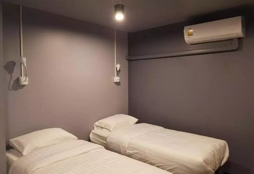 هتل Sleepcats Hostel