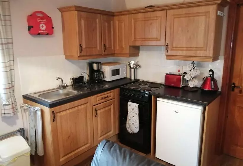 Meelmore Lodge   Hostel