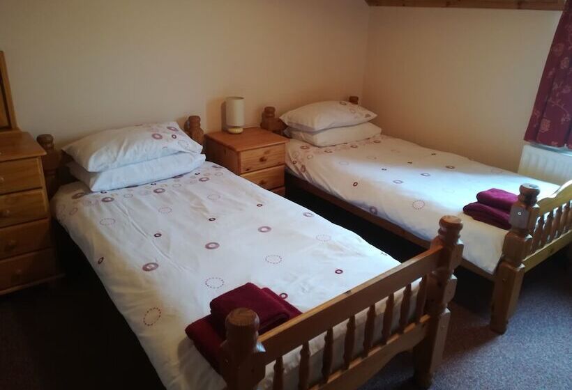 Meelmore Lodge Hostel