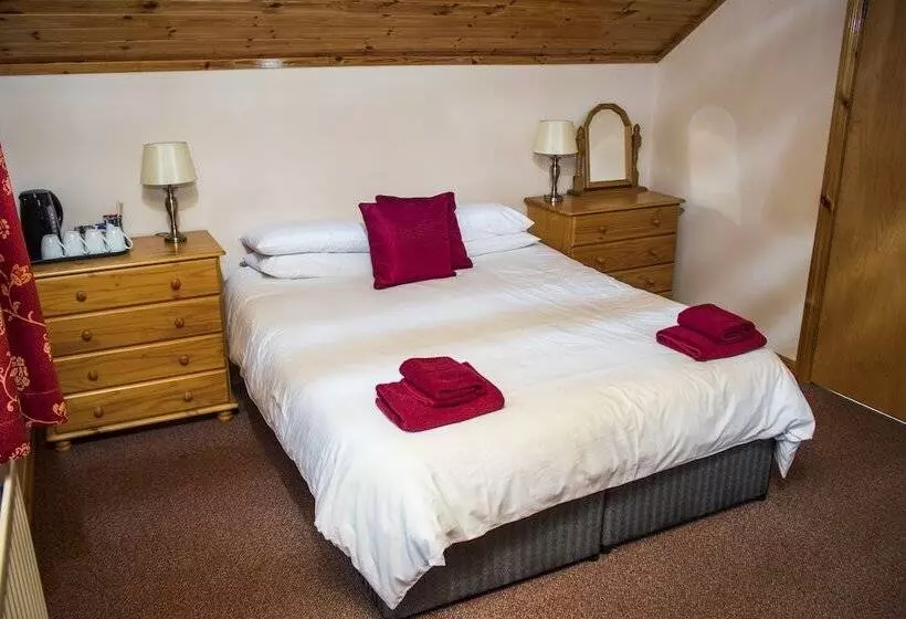 Meelmore Lodge   Hostel