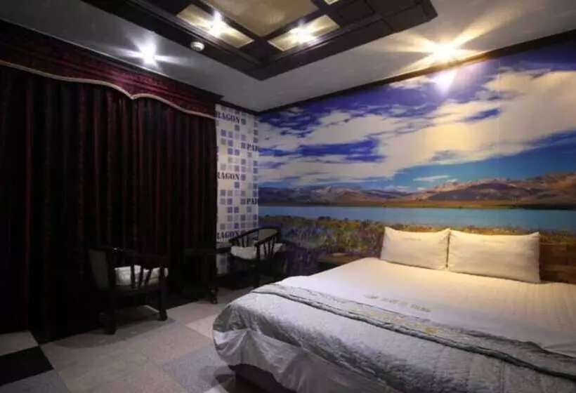 Paragon Motel