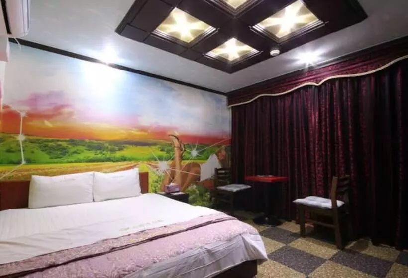 Paragon Motel