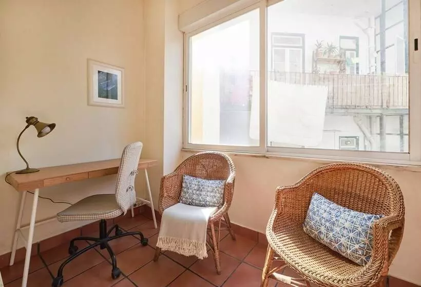 Renovated Spacious Baixa Apartment, By Timecooler