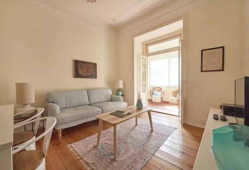 Renovated Spacious Baixa Apartment, By Timecooler