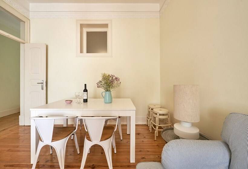 Renovated Spacious Baixa Apartment, By Timecooler