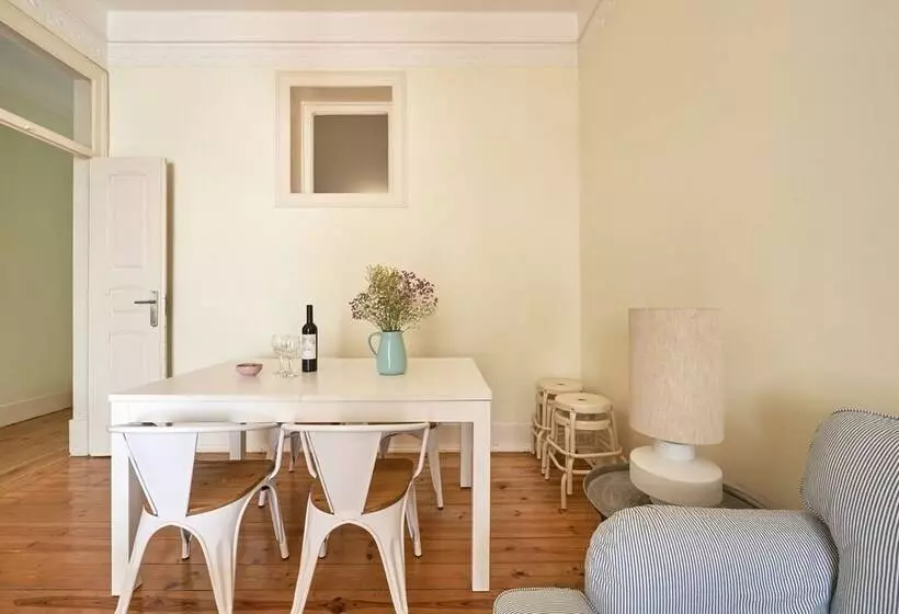 Renovated Spacious Baixa Apartment, By Timecooler