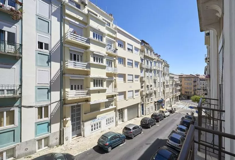 Renovated Spacious Baixa Apartment, By Timecooler